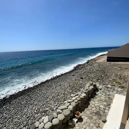 Eros, Un Balcon Frente Al Mar. La Mareta
